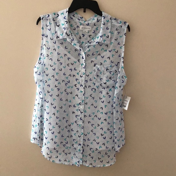 Liz Claiborne Sleeveless Button Front Blouse - Picture 2 of 7